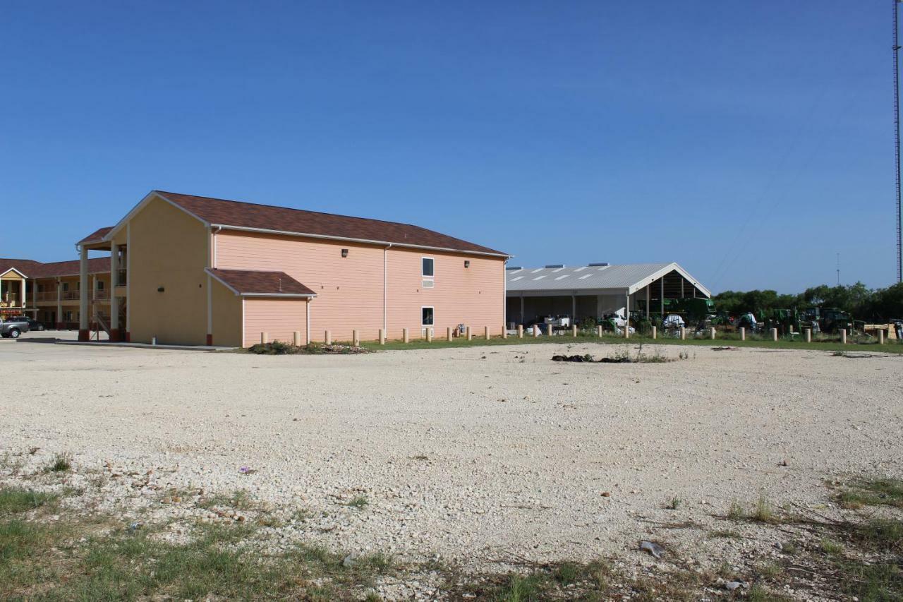 Horizon Inn & Suites Pearsall المظهر الخارجي الصورة