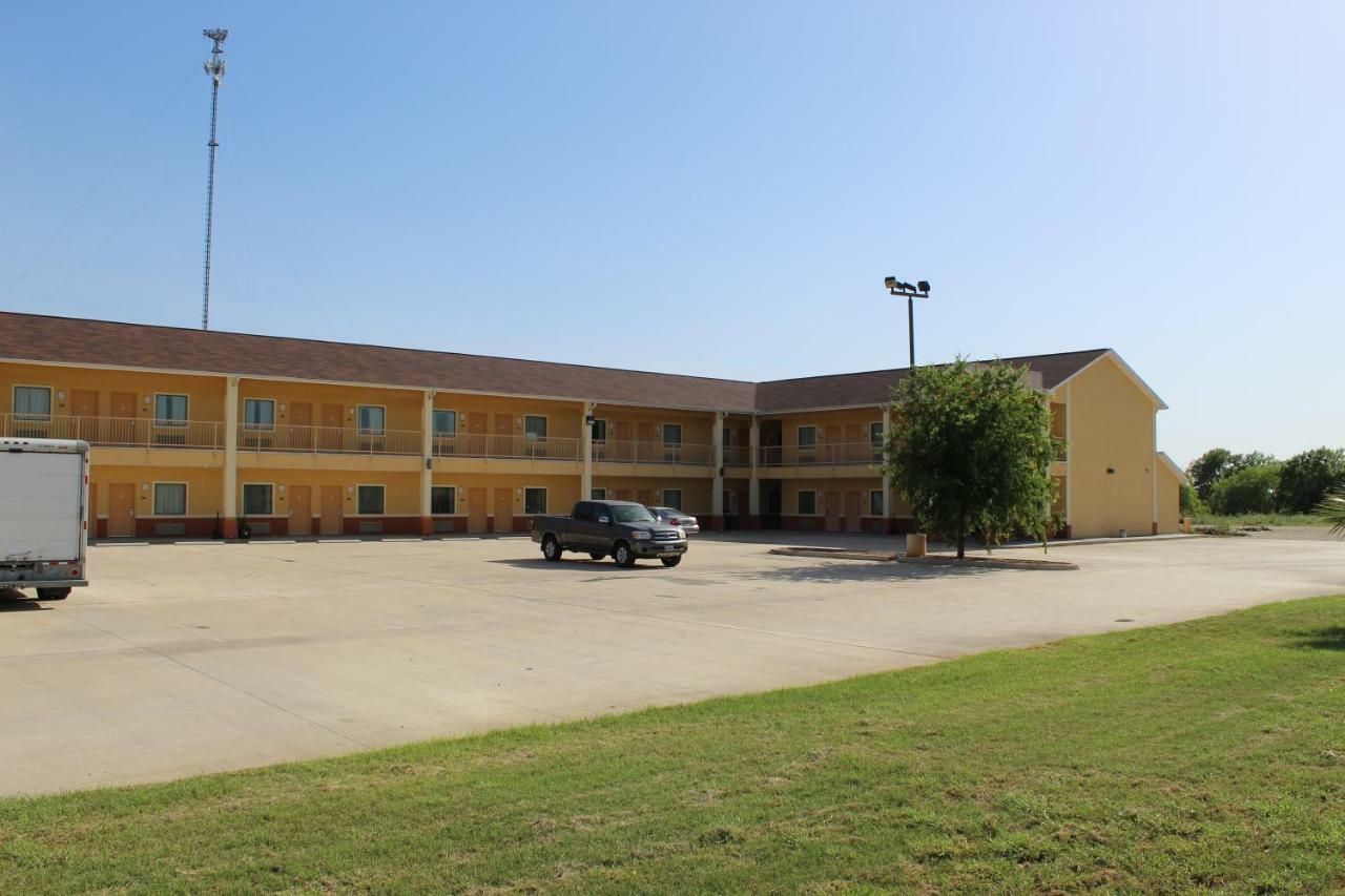 Horizon Inn & Suites Pearsall المظهر الخارجي الصورة